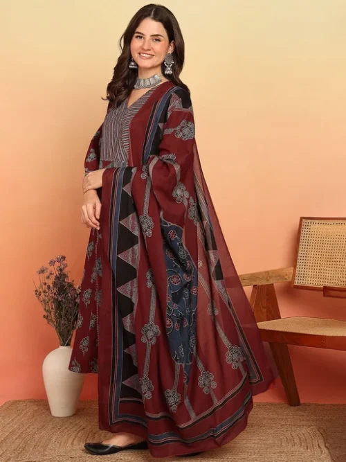 Women Floral Printed Cotton Kurta with Trousers & Dupatta